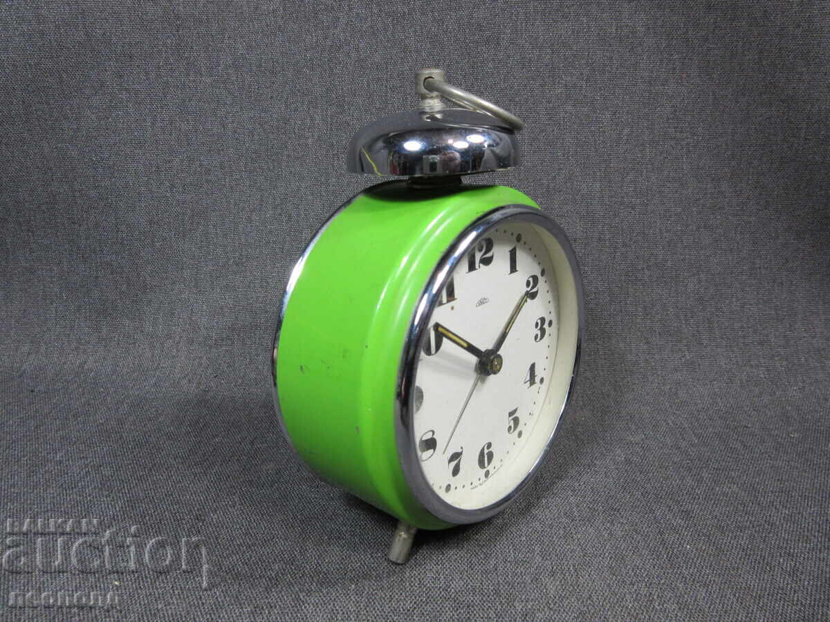 Licitație CEAS DEȘTEPTĂTOR MECANIC RETRO VECHI DIN PERIOADA SOCIALISTĂ CEHOSLOVACĂ PRIM