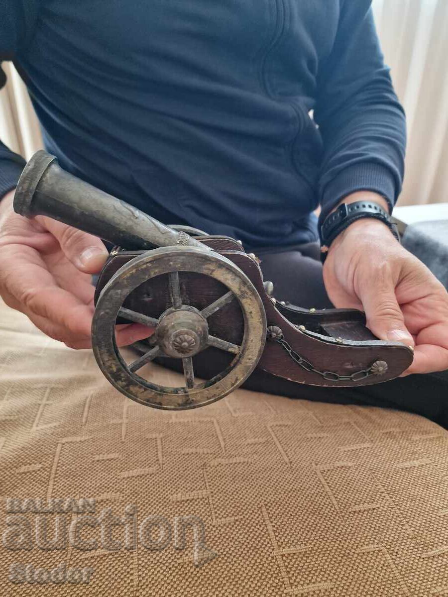 Παλιό κανόνι με τιμή € 60.00 | 117.35 BGN