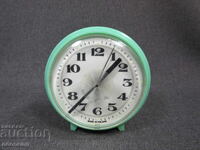 ΠΑΛΙΟ ΡΕΤΡΟ ΣΟΣΙΕΛΙΣΤΙΚΟ ΜΗΧΑΝΙΚΟ ΞΥΠΝΗΤΗΡΙ MERA POLTIK