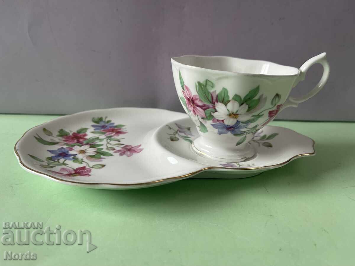 Royal Albert Όμορφο σετ τσαγιού με τιμή € 0.01 | 0.02 BGN
