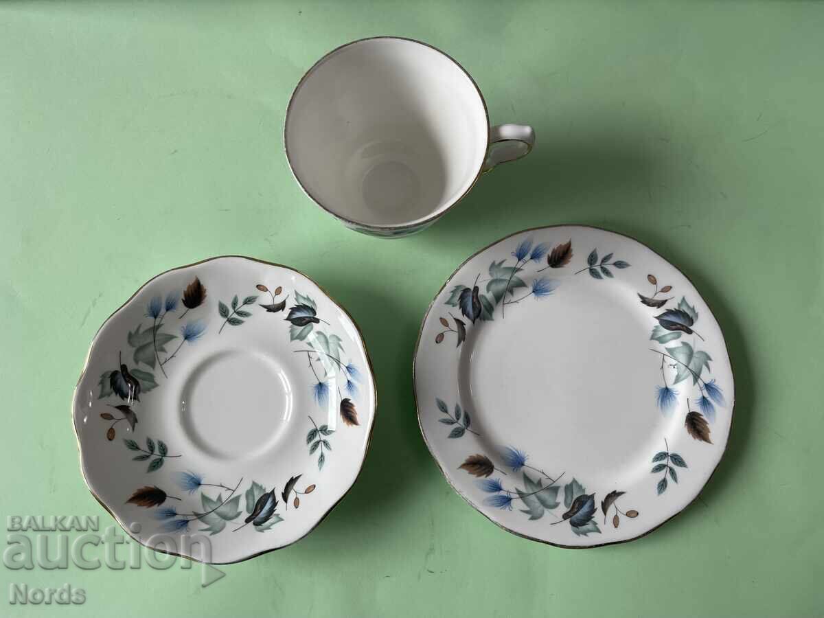 Аукцион Colclough  английски троен сет за чай