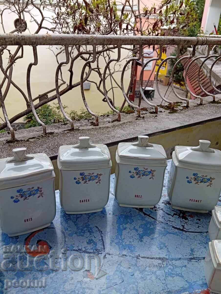 Δημοπρασία Σπάνιο πορσελάνινο σερβίτσιο Izida για εξαγωγή