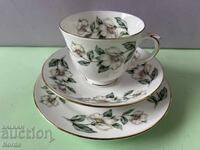 Όμορφο αγγλικό τριπλό σετ τσαγιού