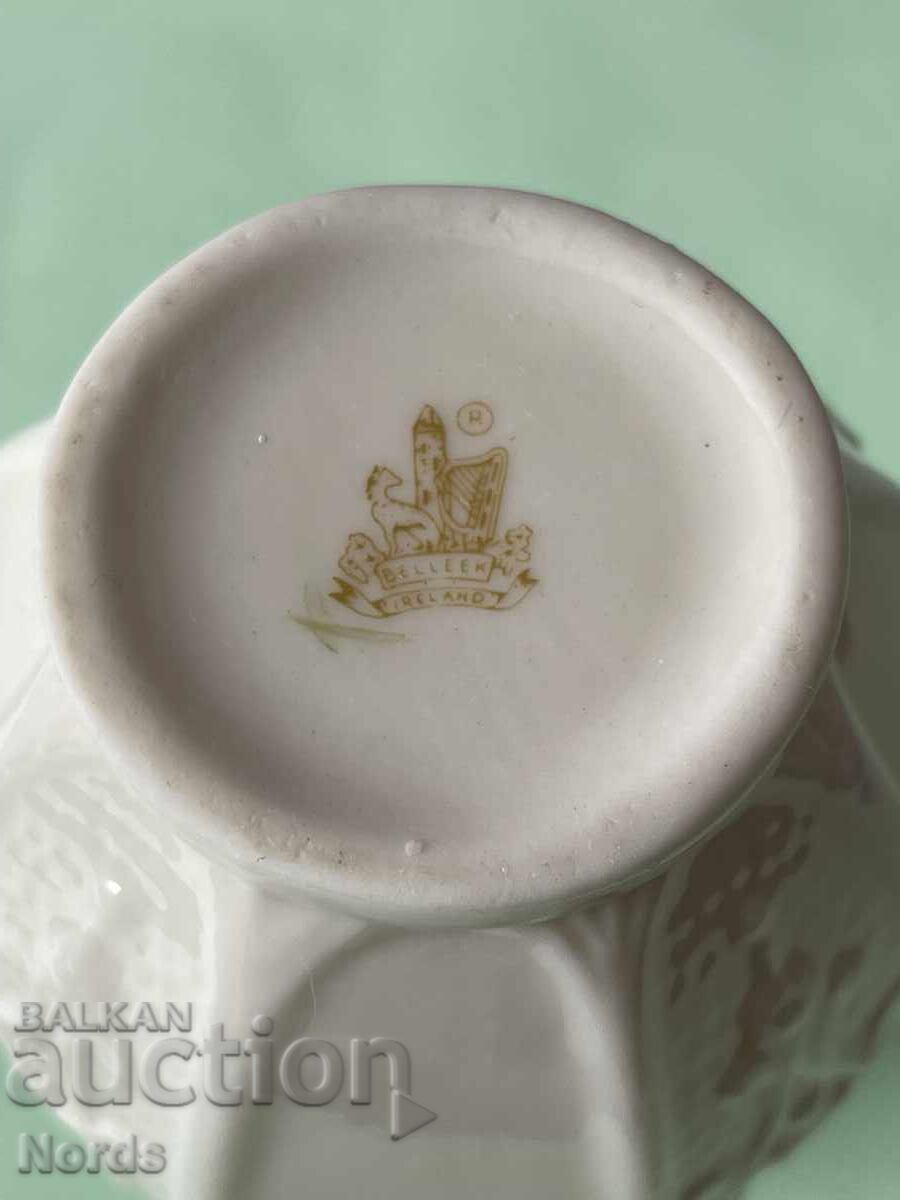 Delivery of Irish porcelain vase