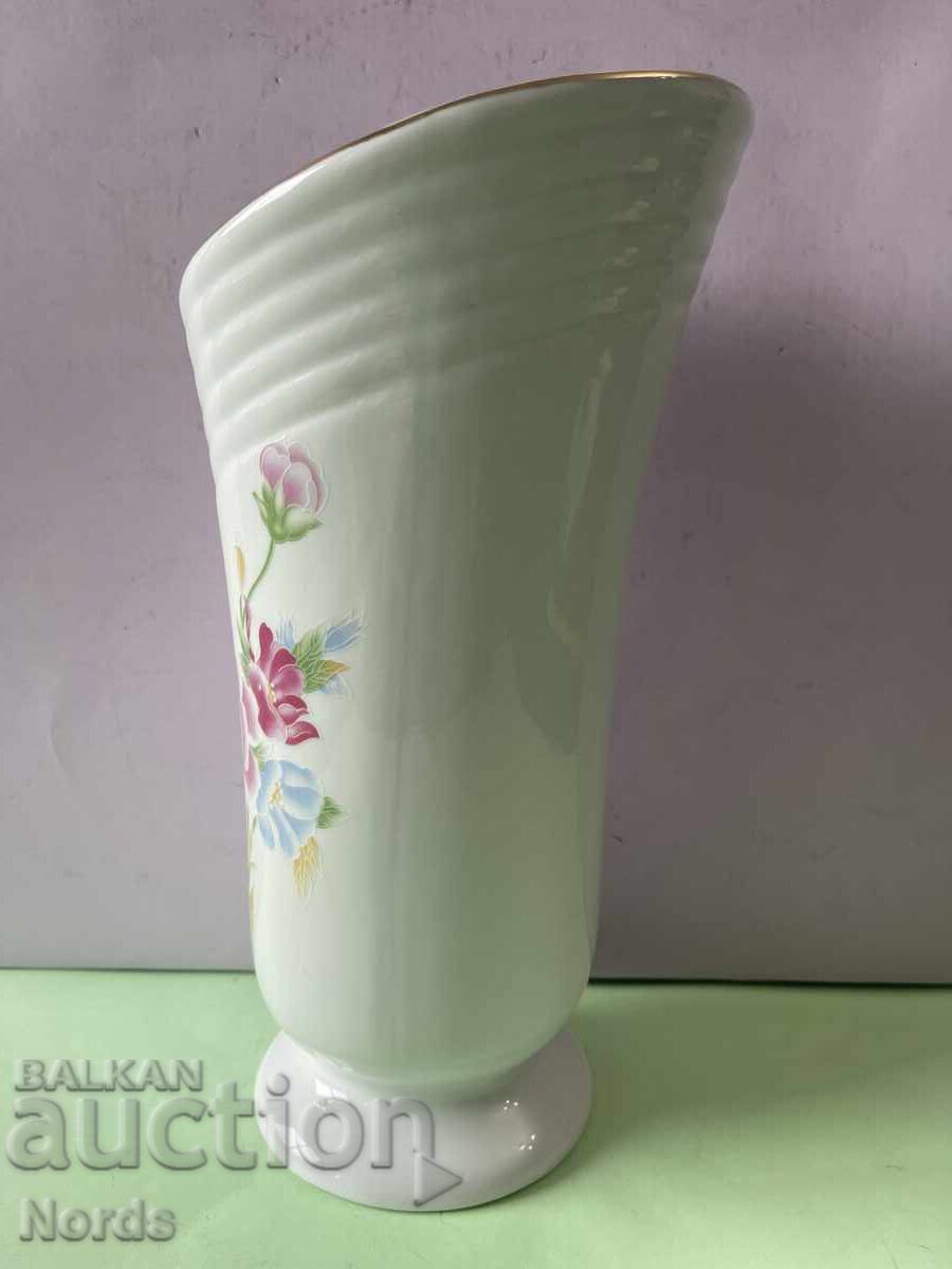 Голяма порцеланова ваза с цена € 0.01 | 0.02 лв.