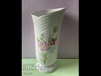 Голяма порцеланова ваза