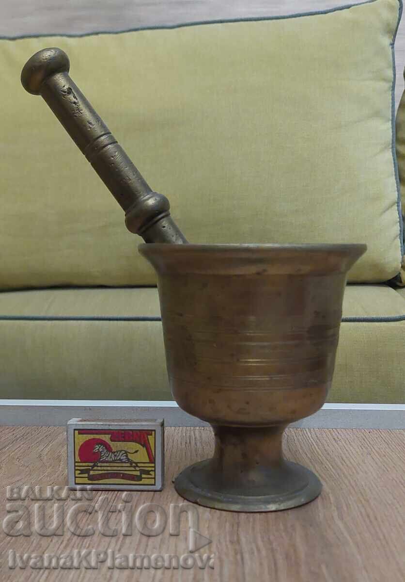 Mojar cu pistil din bronz masiv pentru cunoscători 2,2 kg - 6 Mojar cu pistil din bronz masiv pentru cunoscători 2,2 kg - 6