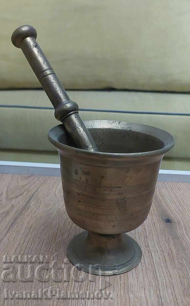 Mojar cu pistil din bronz masiv pentru cunoscători 2,2 kg Mojar cu pistil din bronz masiv pentru cunoscători 2,2 kg