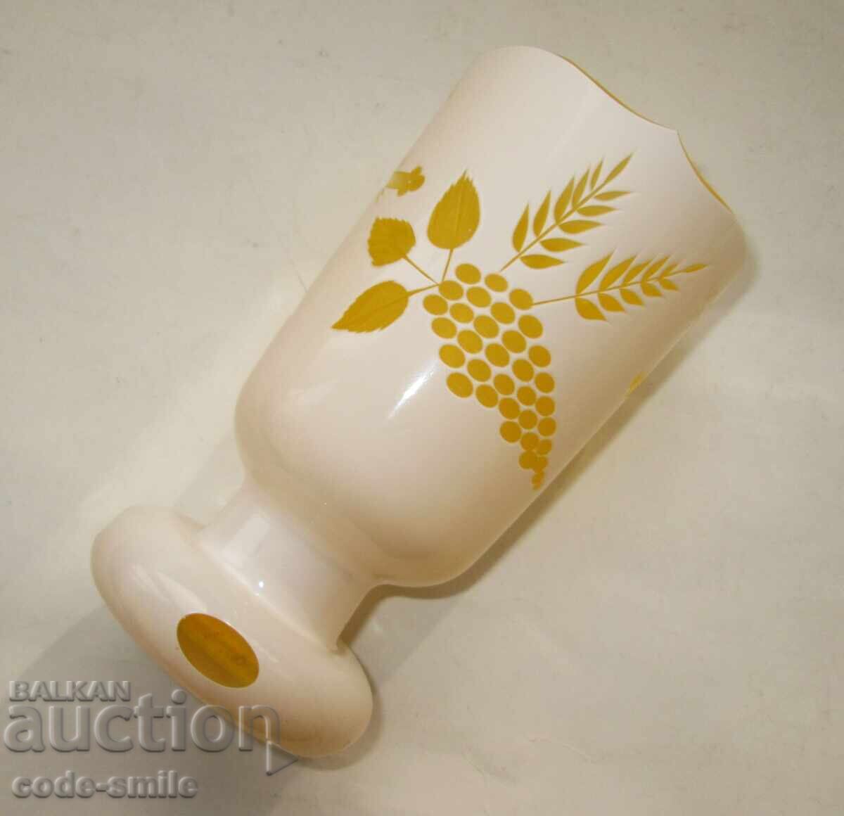 Παλαιό θρησκευτικό εκκλησιαστικό βάζο από πολύπλευρο κρύσταλλο δύο στρώσεων με τιμή € 100.00 | 195.58 BGN