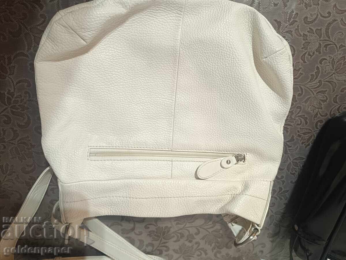 Lichidare nr. 27 Mickey Mouse și geantă Picard cu preț € 7.00 | 13.69 BGN