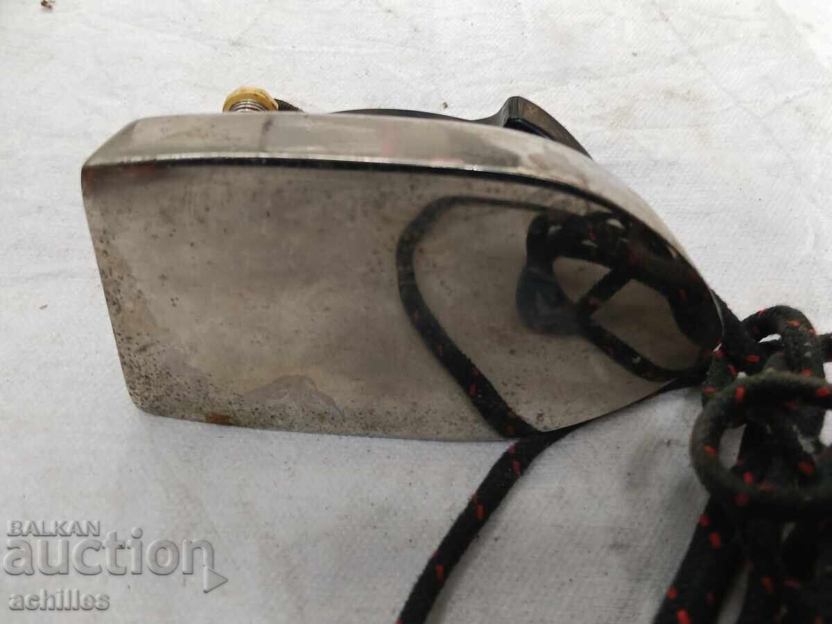 Auction  Electric iron