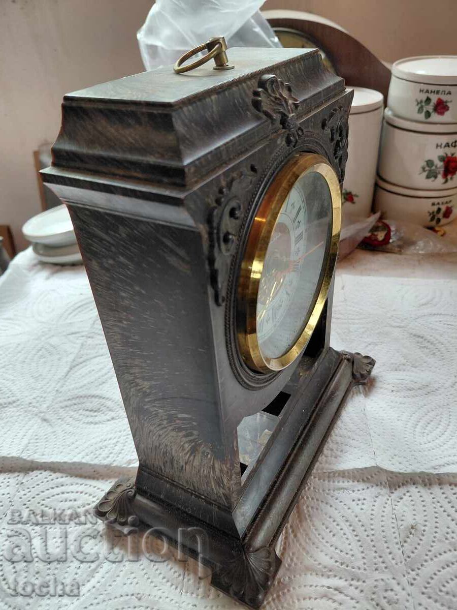 Livrarea Chihlimbar, păstrat cu lipsuri