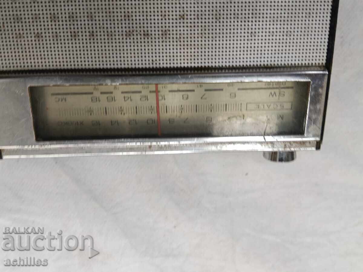 Auction National Panasonic transistor radio Auction National Panasonic transistor radio