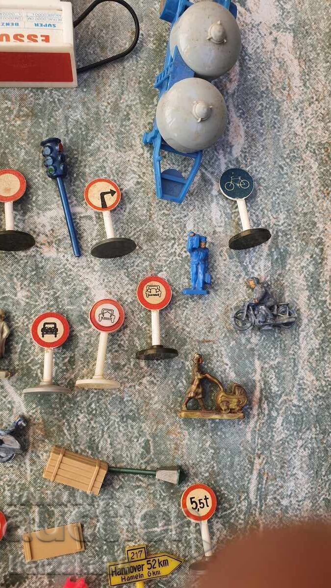 Licitație Lot Miniaturi Figurine Licitație Lot Miniaturi Figurine