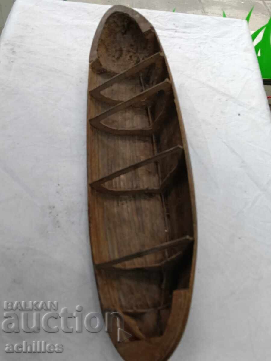 Дървена лодка кораб с цена € 10.00 | 19.56 лв.