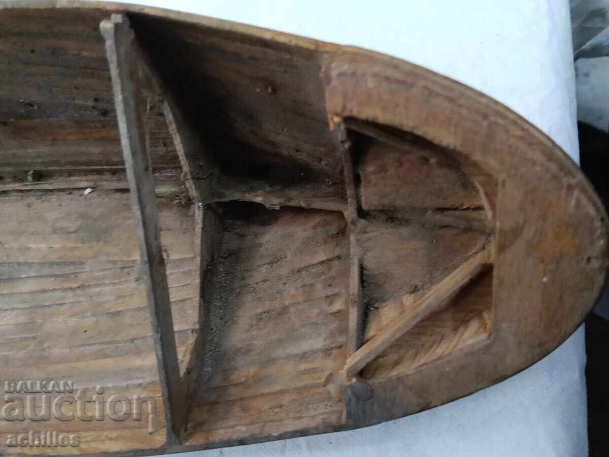 Доставка на Дървена лодка кораб