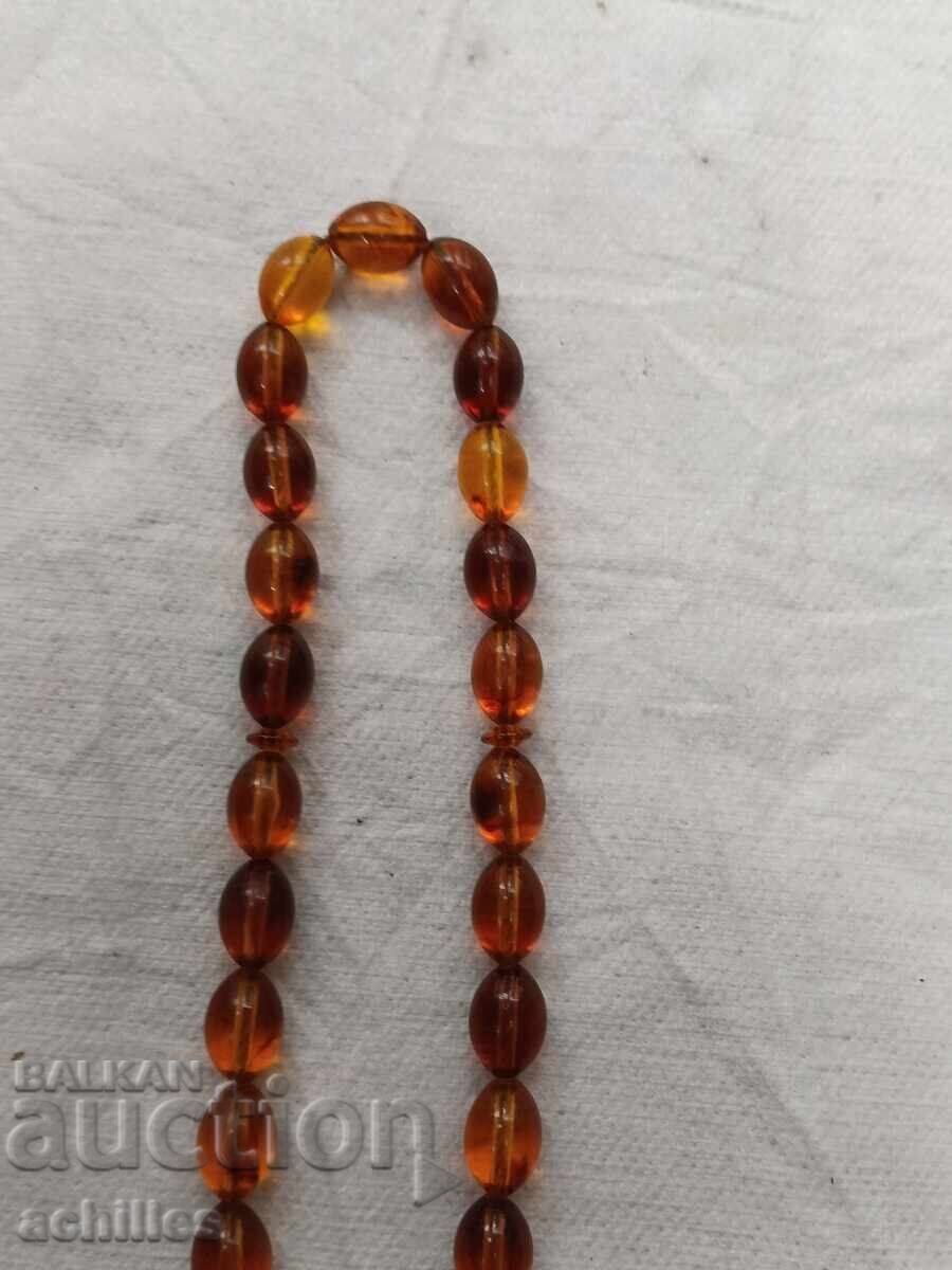 Доставка на Броеница лят кехлибар