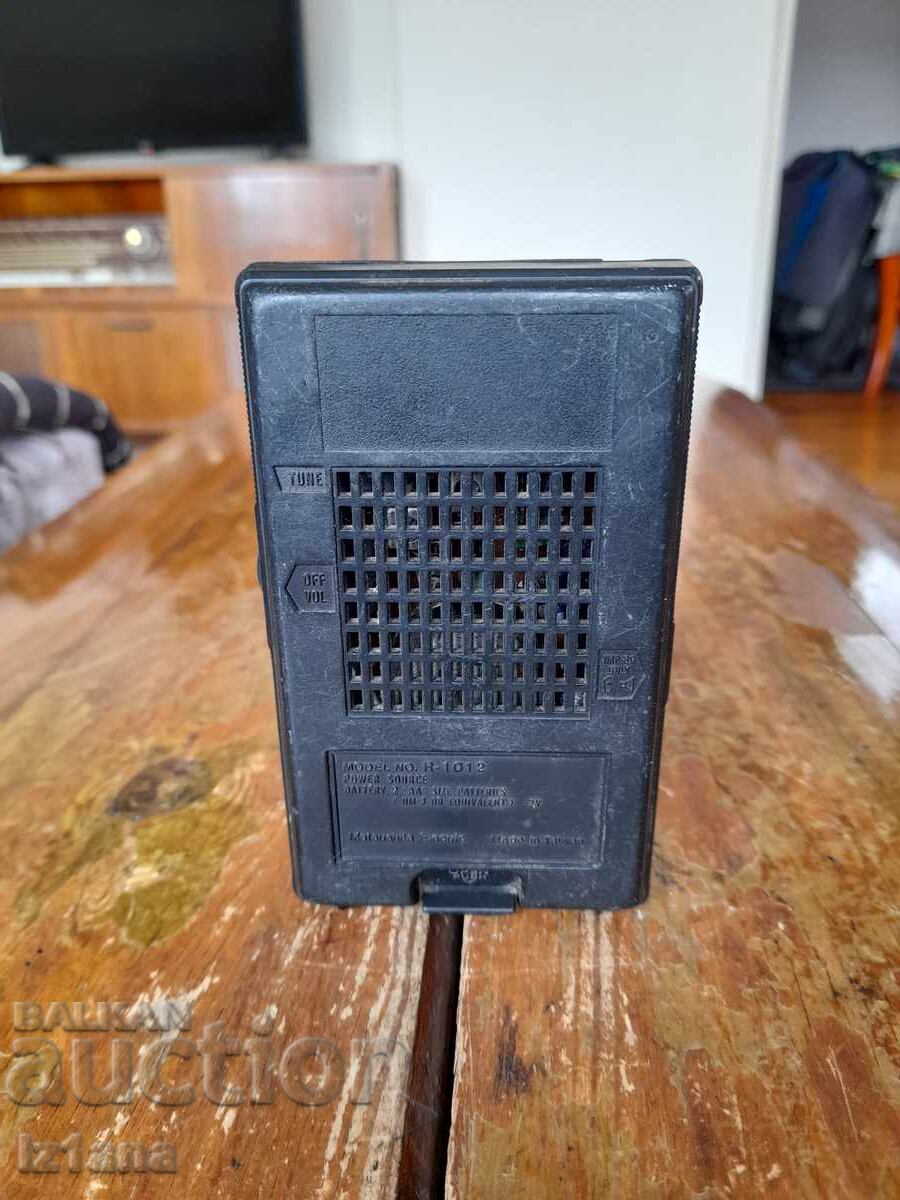 Auction  Old radio, National R-1012 radio receiver