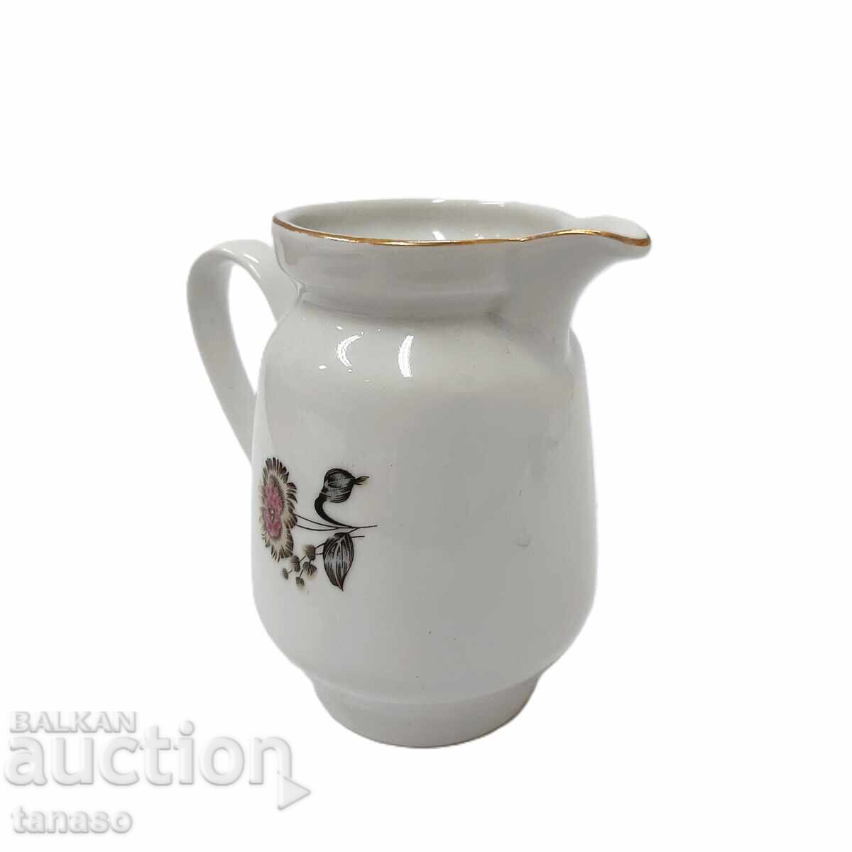 Delivery of Vintage porcelain milk jug (3.2)