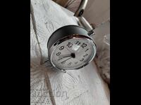 стар будилник , запазен , работещ