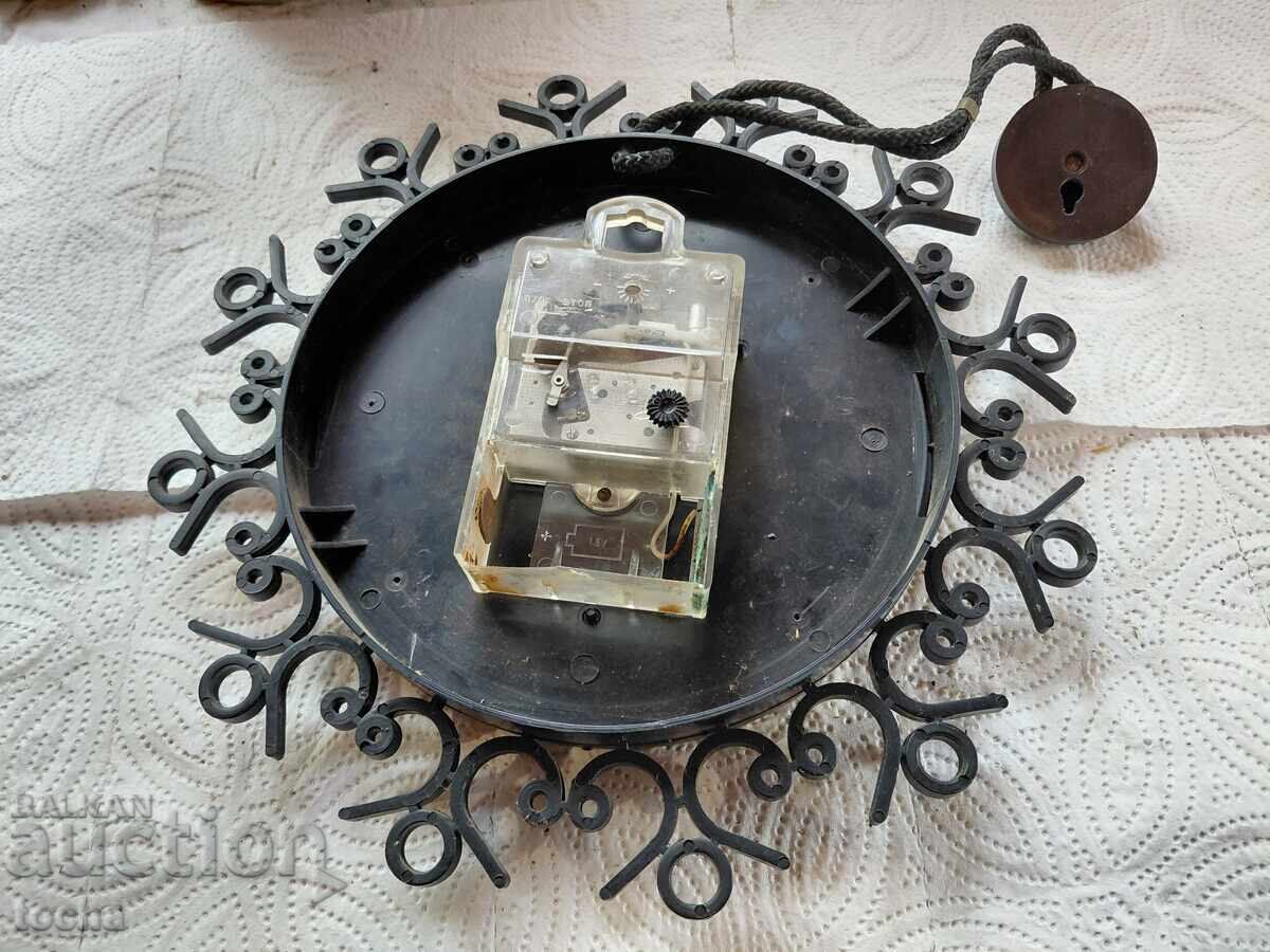 Аукцион електромеханичен Янтар , запазен