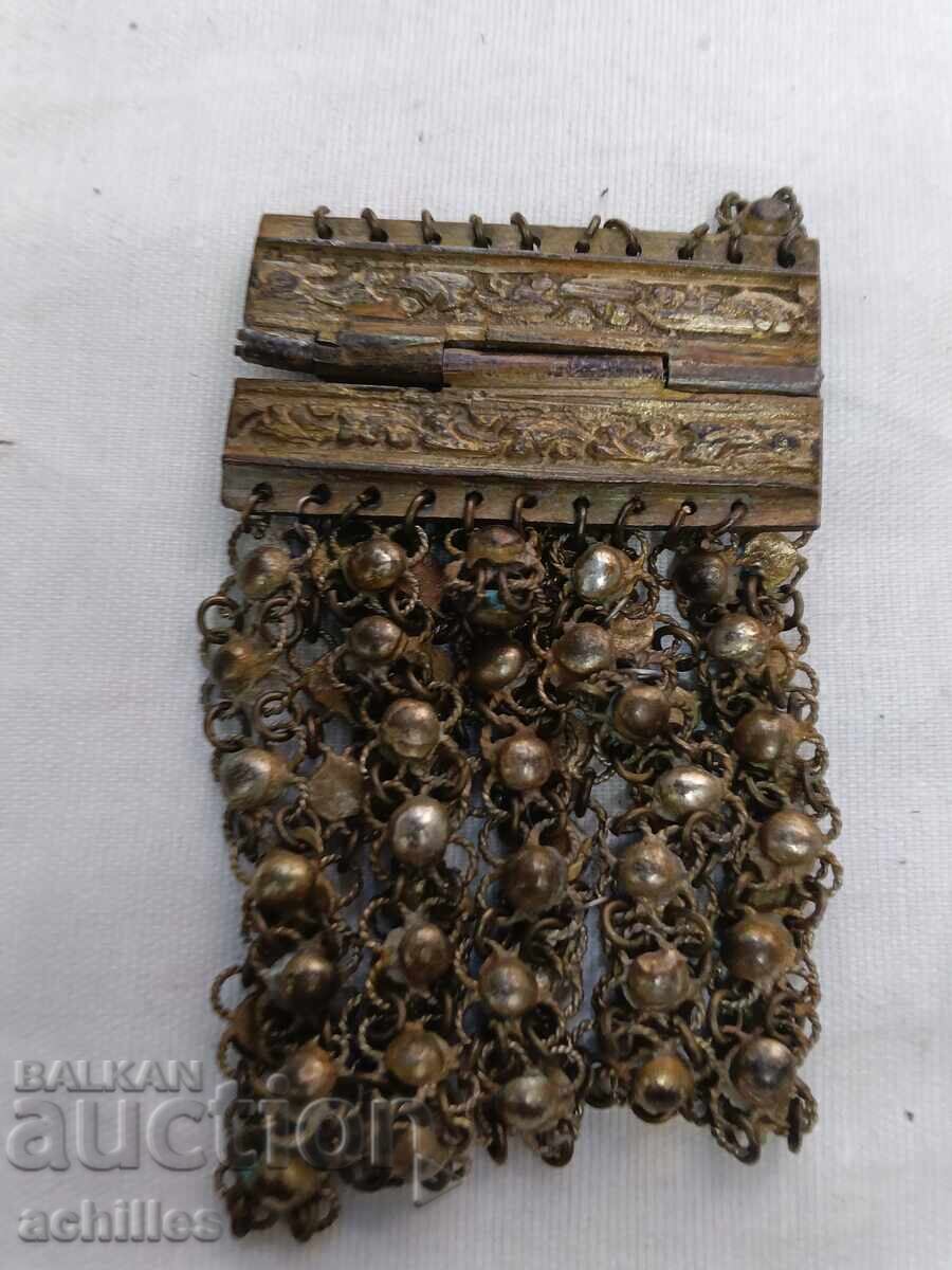 Доставка на Сребърна възрожденска гривна