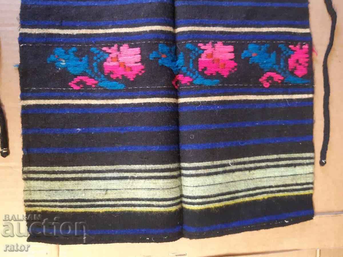 Șorț din lână țesut autentic, costum cu preț € 10.00 | 19.56 BGN