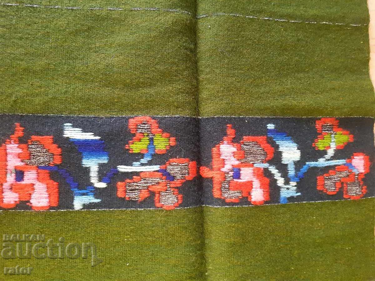 Livrarea Șorț din lână țesut autentic, costum