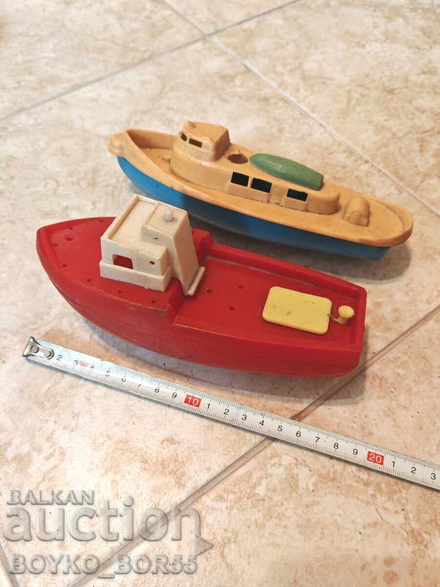 Două jucării bulgărești vechi din perioada socialistă, anii 1970 cu preț € 12.00 | 23.47 BGN