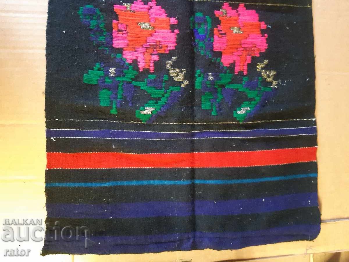 Șorț din lână țesut autentic, costum cu preț € 12.00 | 23.47 BGN