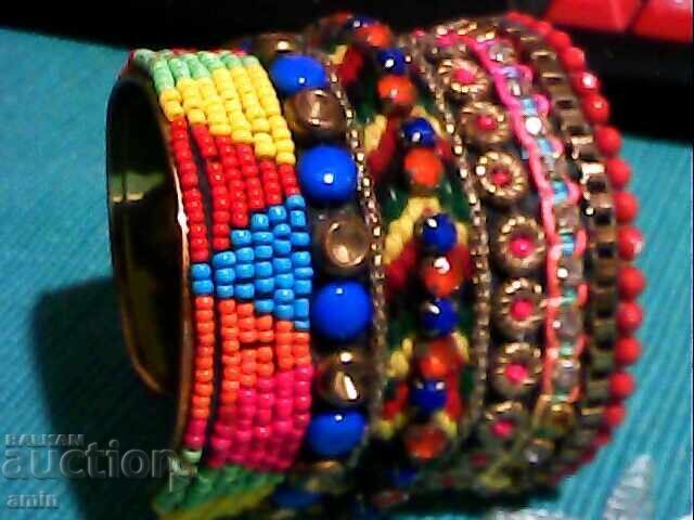 Παράδοση παλιές βραχιόλες για παραδοσιακή φορεσιά