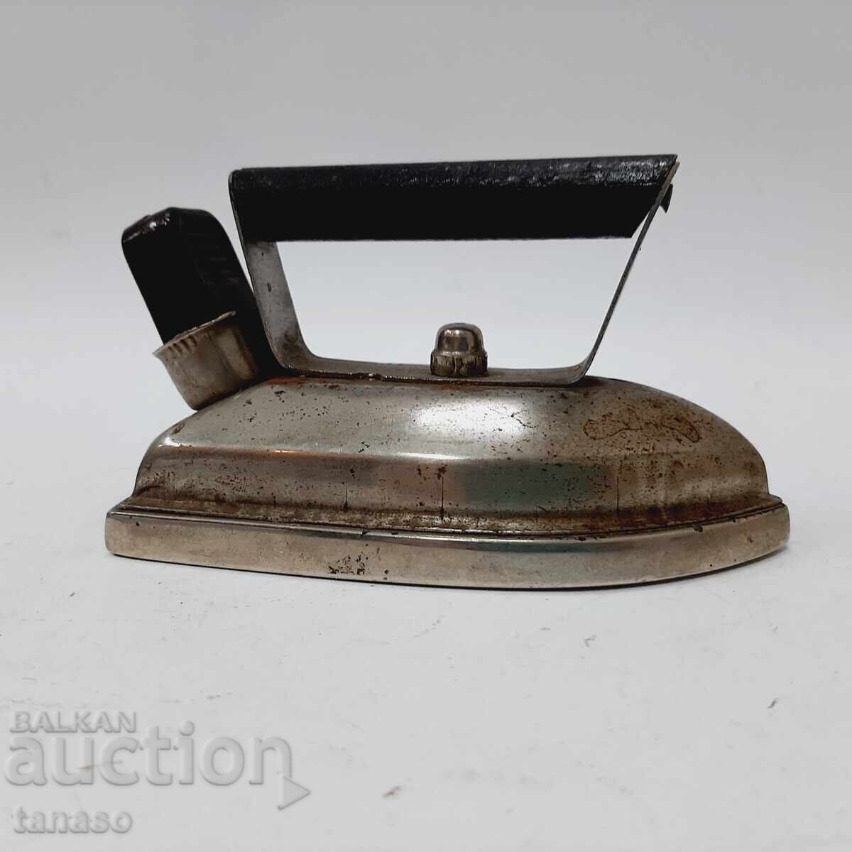 Аукцион Стара малка електрическа ютия от 50-те(15.4)