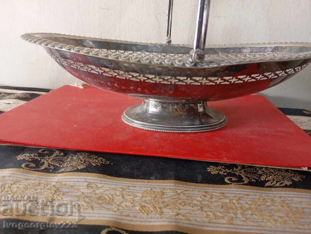 Fructieră argintată, bol, coș Art Deco cu preț € 44.00 | 86.06 BGN