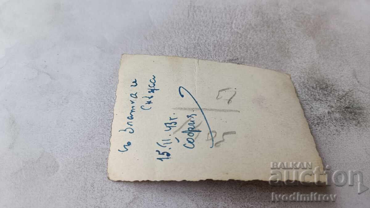 Fotografie Sofia Trei tinere fete în fața Palatului de Justiție 1943 cu preț € 0.89 | 1.74 BGN