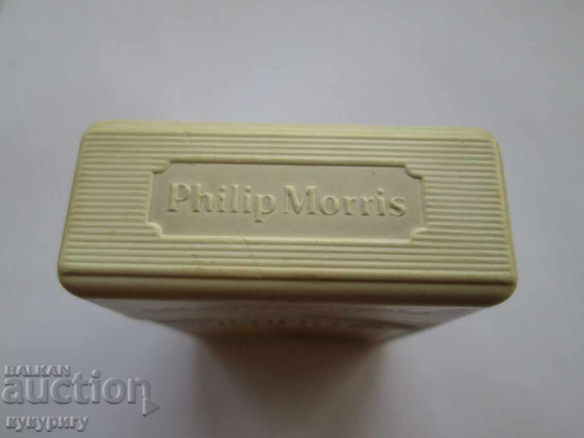 Licitație Veche tabacheră elvețiană din celuloid pentru țigări Philip Morris