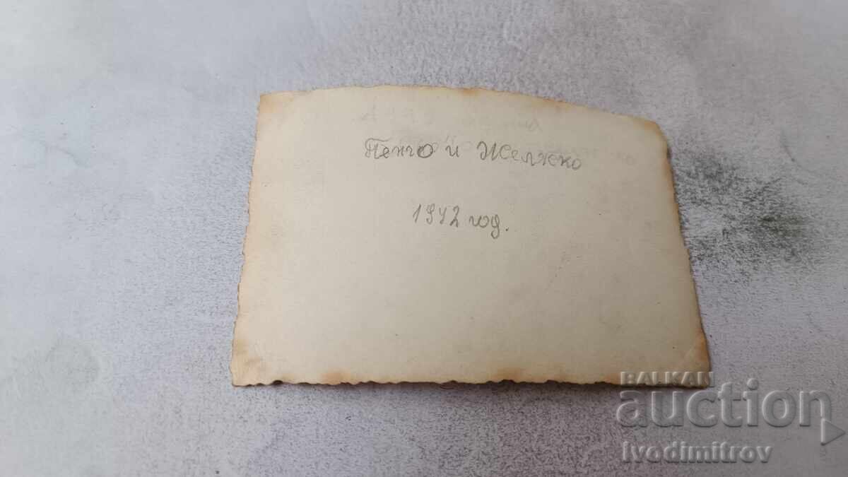 Fotografie Soldați și tinere fete la un pârâu mic 1942 cu preț € 0.96 | 1.88 BGN