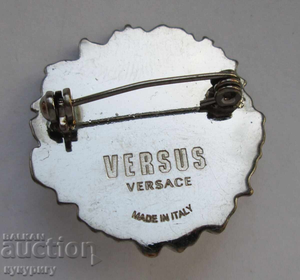 Δημοπρασία Αυθεντική καρφίτσα-σήμα λιοντάρι VERSUS VERSACE