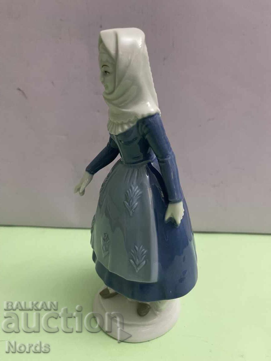 Παράδοση Γερμανική πορσελάνινη φιγούρα με σήμανση