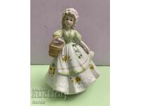 Όμορφη πορσελάνινη μουσική φιγούρα