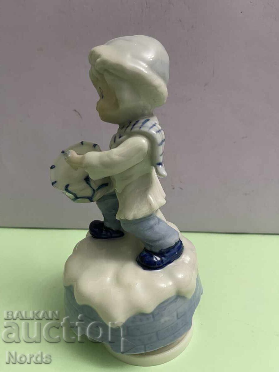 Παράδοση Όμορφη πορσελάνινη μουσική φιγούρα