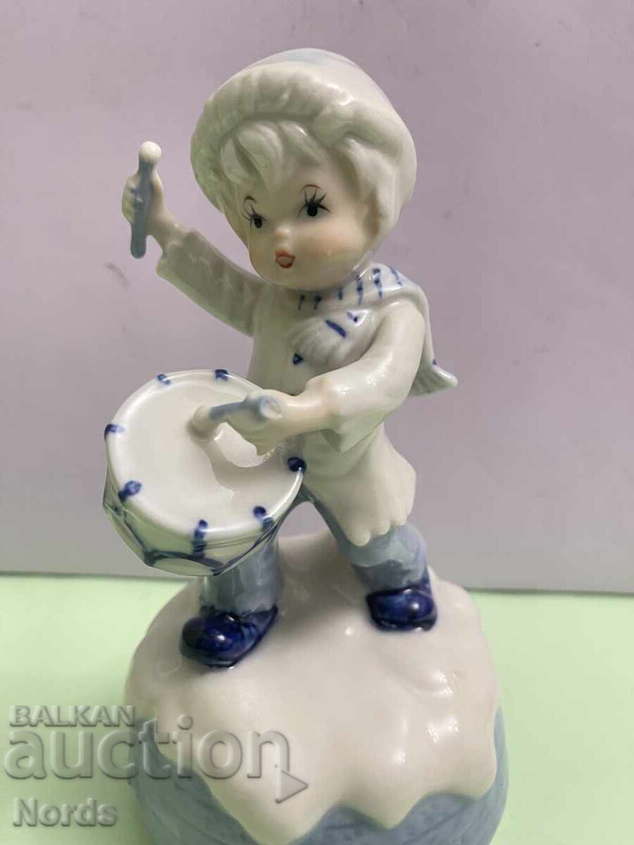 Όμορφη πορσελάνινη μουσική φιγούρα - 5