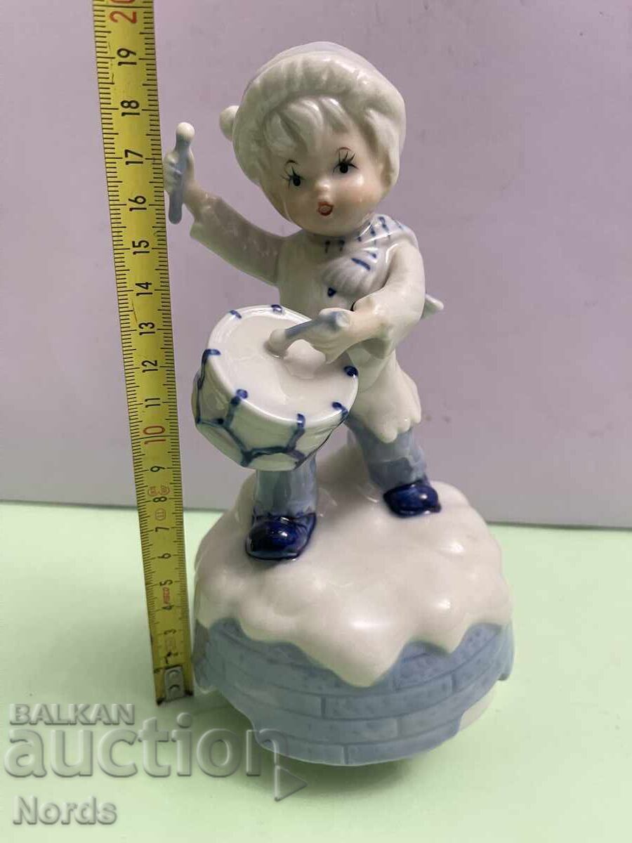 Όμορφη πορσελάνινη μουσική φιγούρα - 7