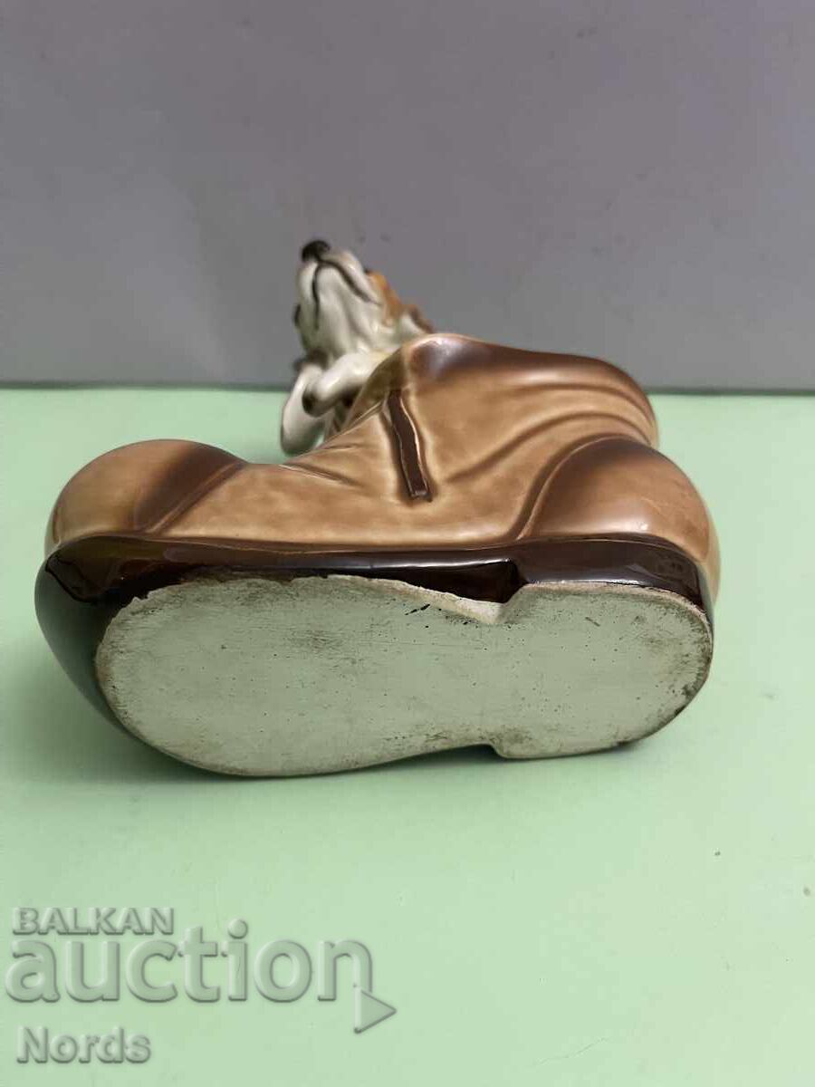 Câine din porțelan în pantof - 5