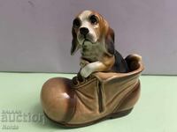 Câine din porțelan în pantof