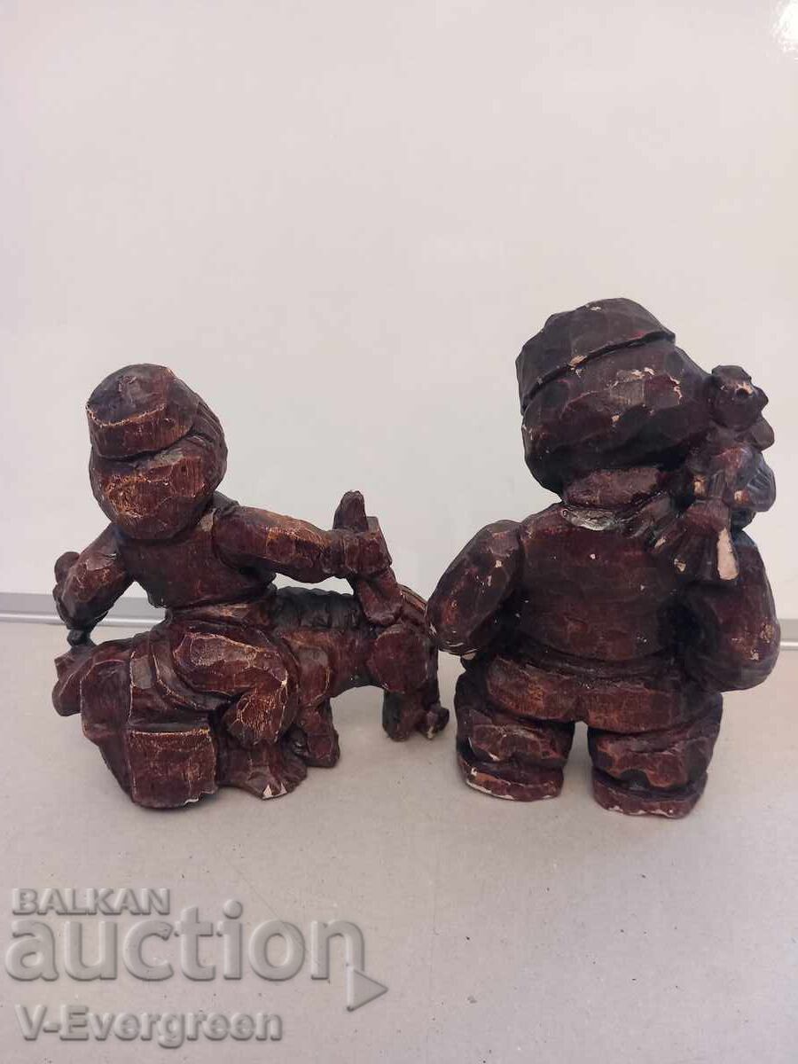 Доставка на Две стари соц. фолклорни фигури скулптури гипс