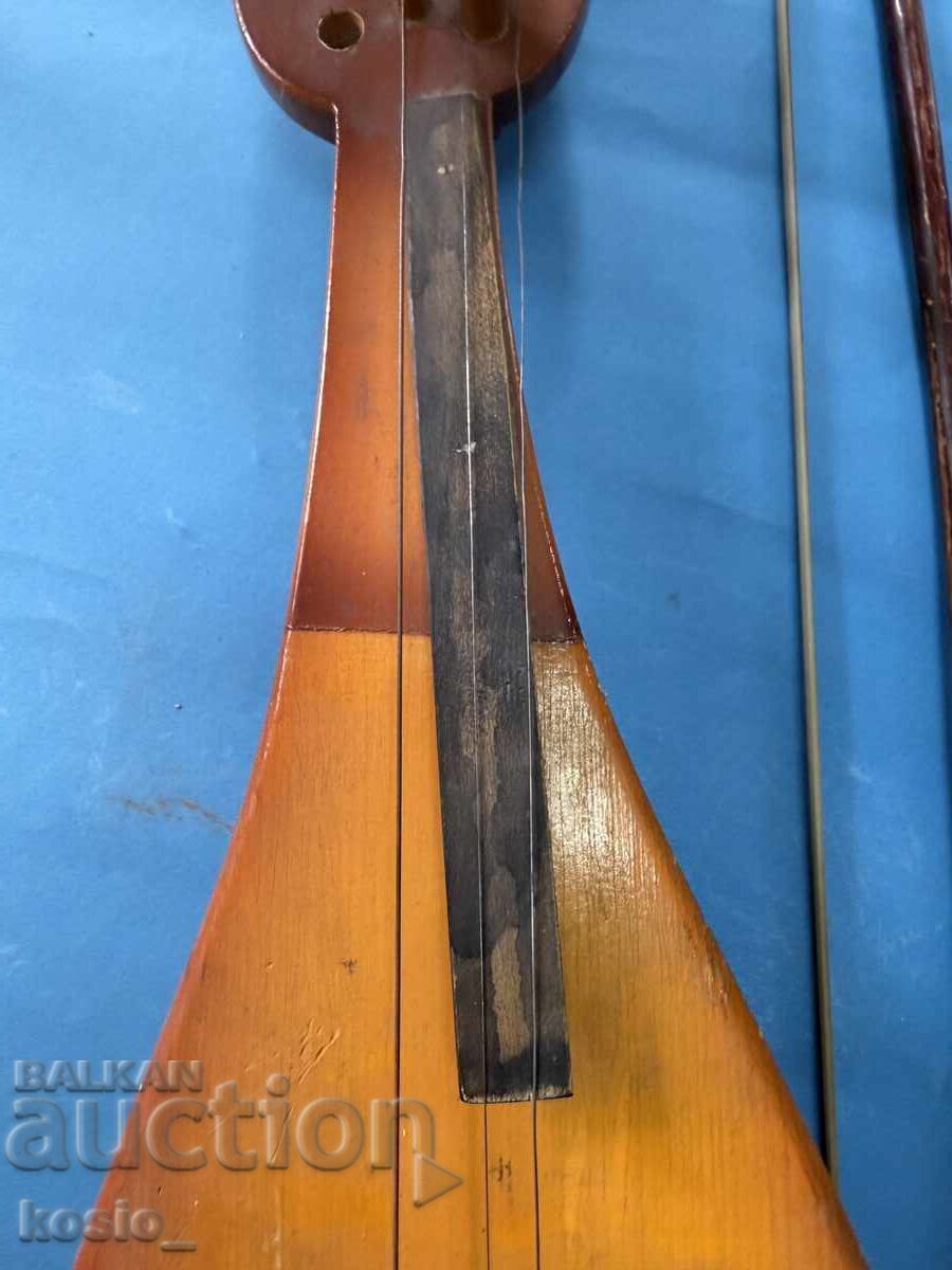 Auction  Vintage artisan gadulka