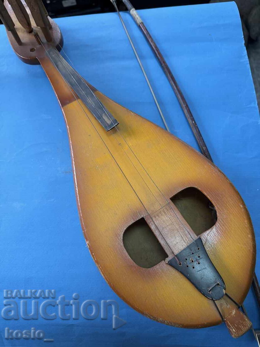 Vintage artisan gadulka