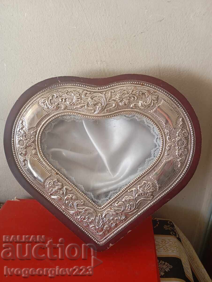 Κουτί για κοσμήματα σε σχήμα καρδιάς