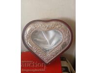Κουτί για κοσμήματα σε σχήμα καρδιάς