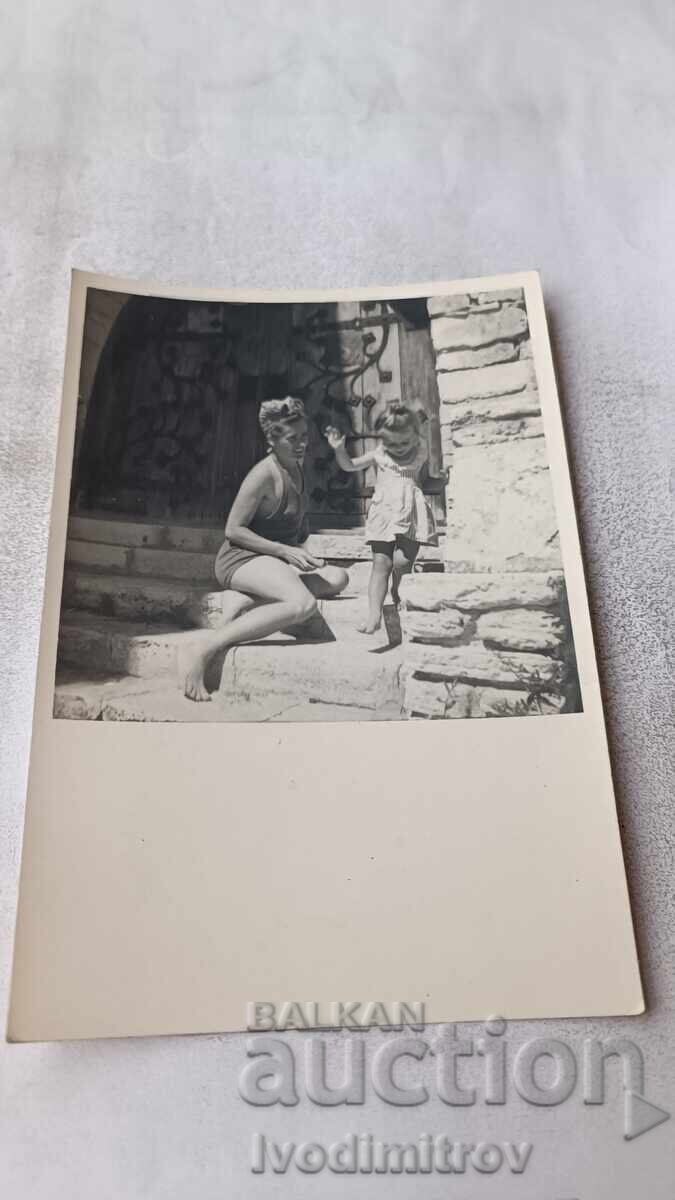 Foto Femeie și fetiță